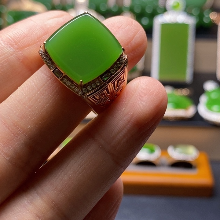 吊坠(不含链)18K金镶嵌和田玉定****袍