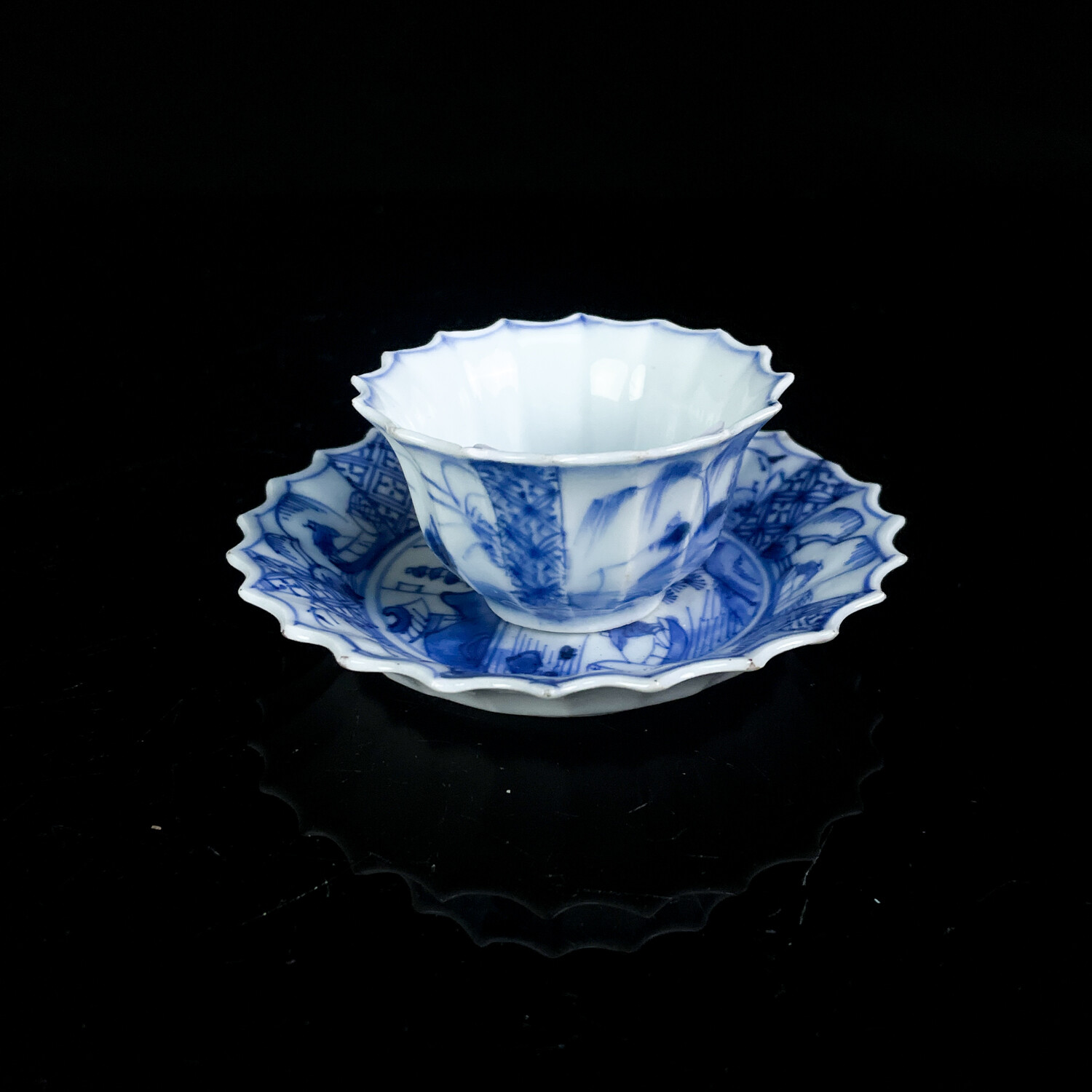 清康熙 青花开窗人物菱口杯碟一套M25L8006839 