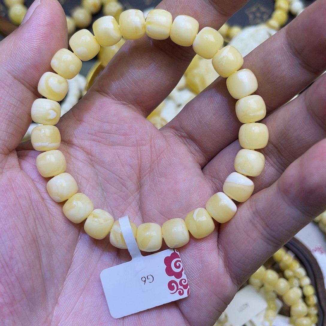 蜜蜡手串未镶嵌8.8mm纯蜡飘瓷白花