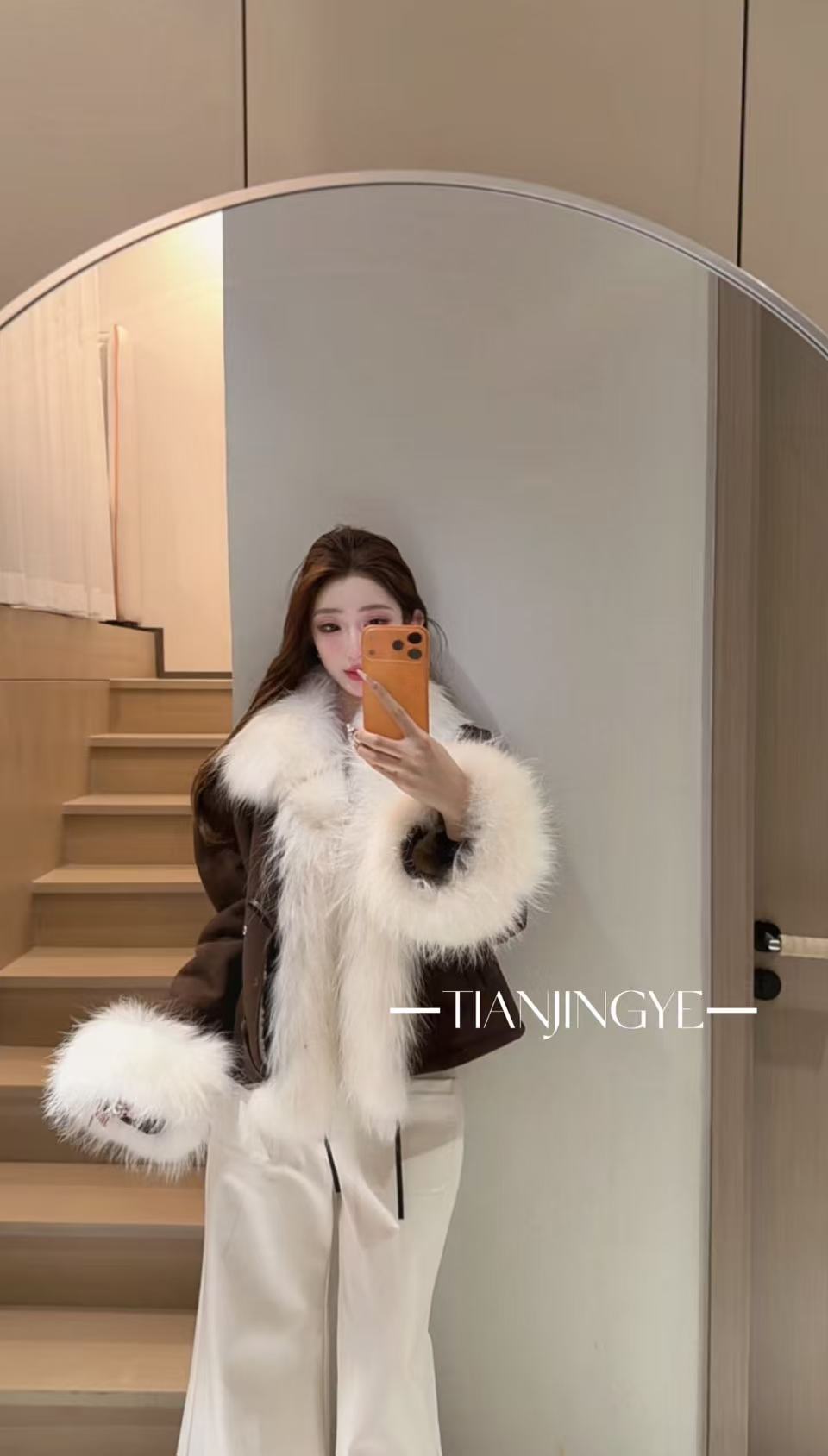 JINGYE25~冬季新款咖色拼接白色毛毛领外套