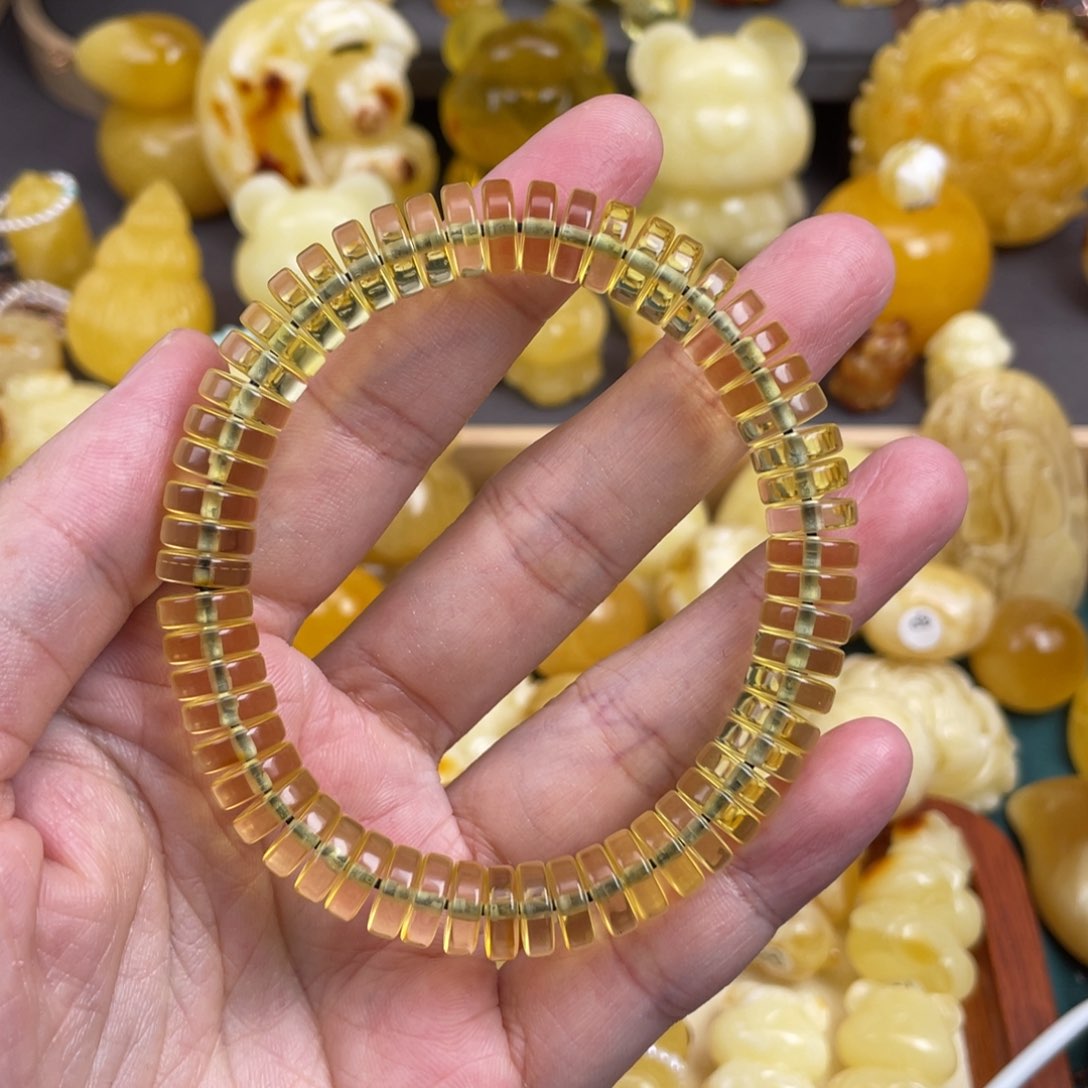 琥珀裸石未镶嵌蜜蜡