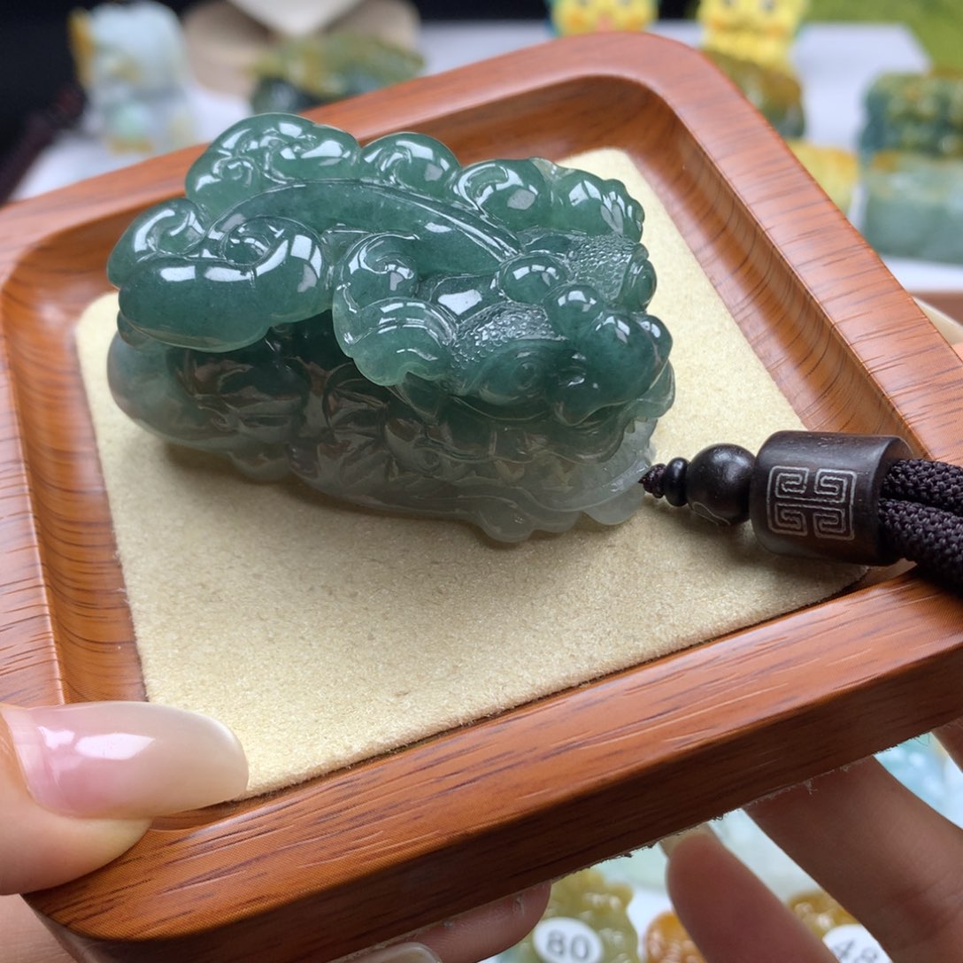 翡翠未镶嵌颈饰18