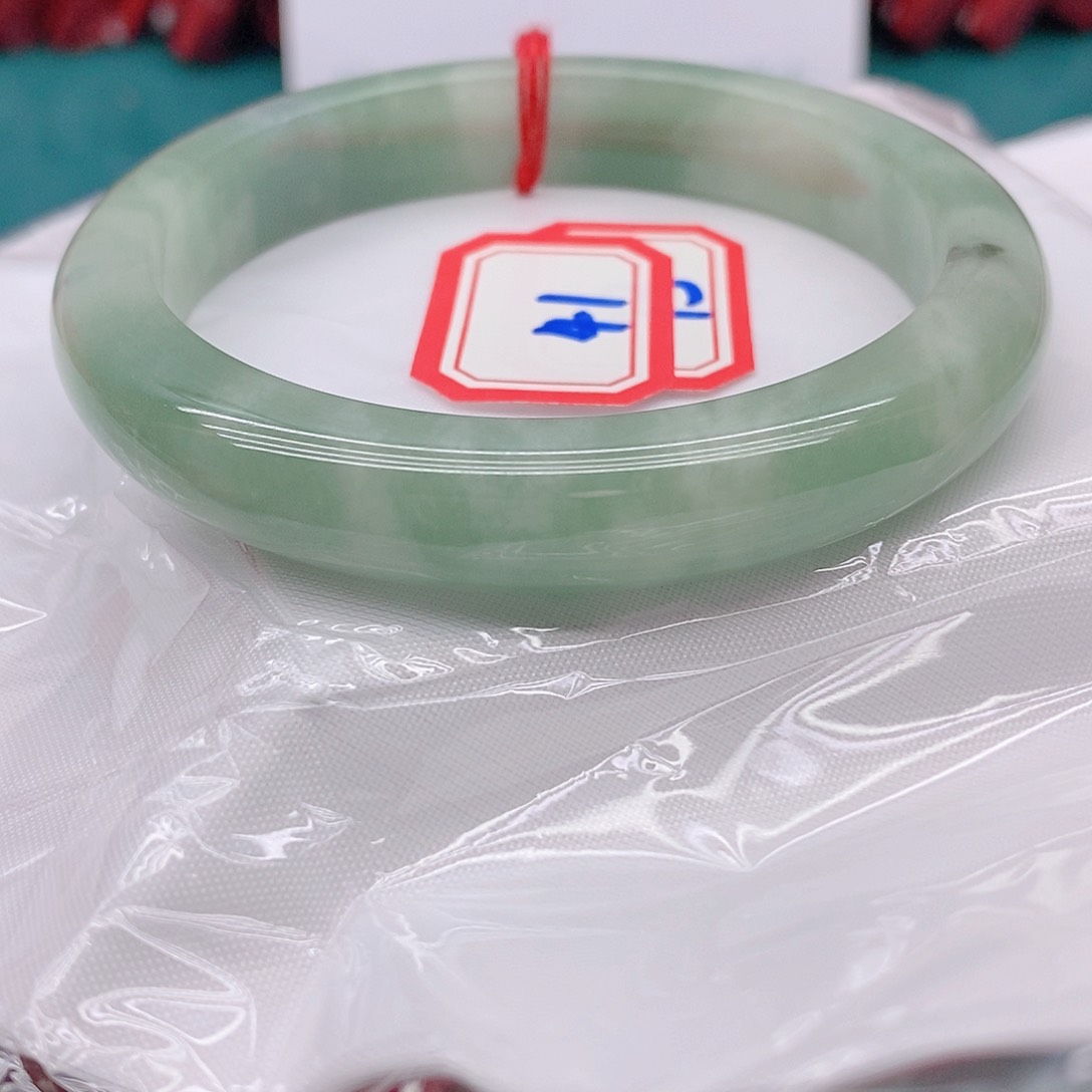 翡翠手镯未镶嵌硪***福41111111111