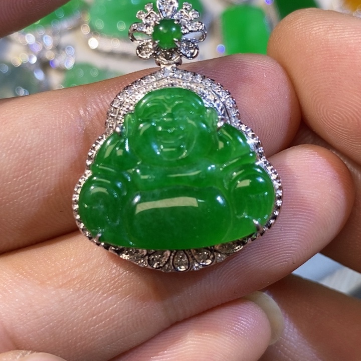 翡翠18K金镶嵌颈饰