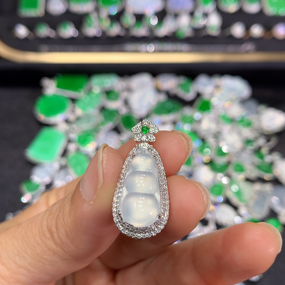 翡翠18K金镶嵌吊坠(不含链)