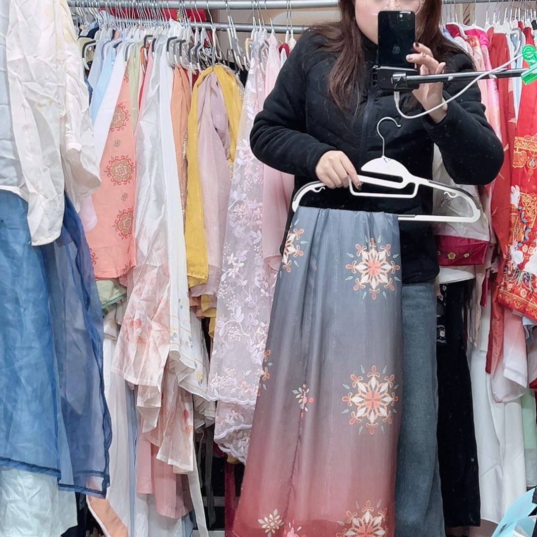 胡***。闪159裙子汉服重工