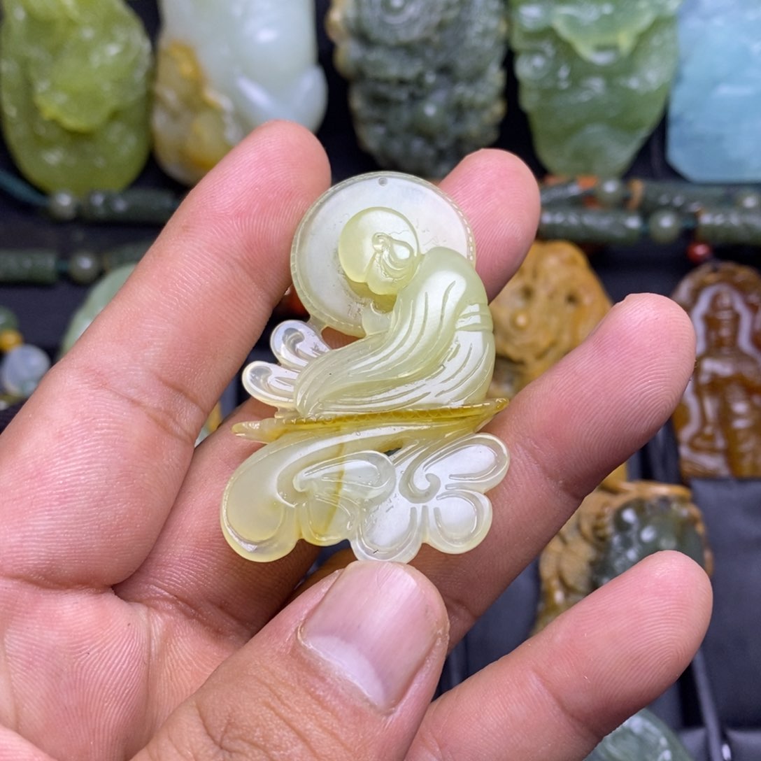 蛇纹石玉吊坠(不含链)未镶嵌