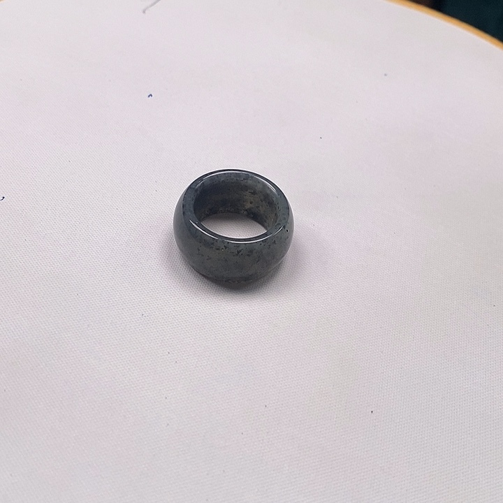 和田玉戒指未镶嵌青花