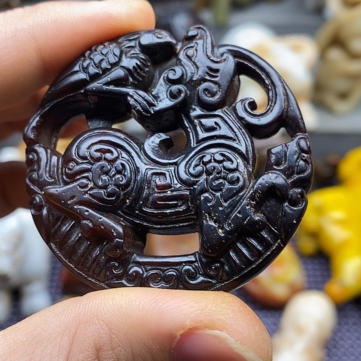 未镶嵌蛇纹石玉颈饰