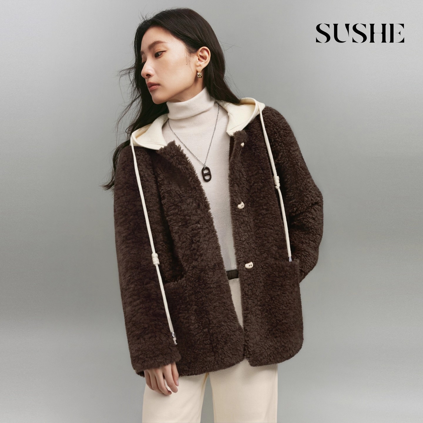 束皙SUSHE【熙语】 休闲减龄可拆卸撞色针织抽绳连帽宽松毛绒外套