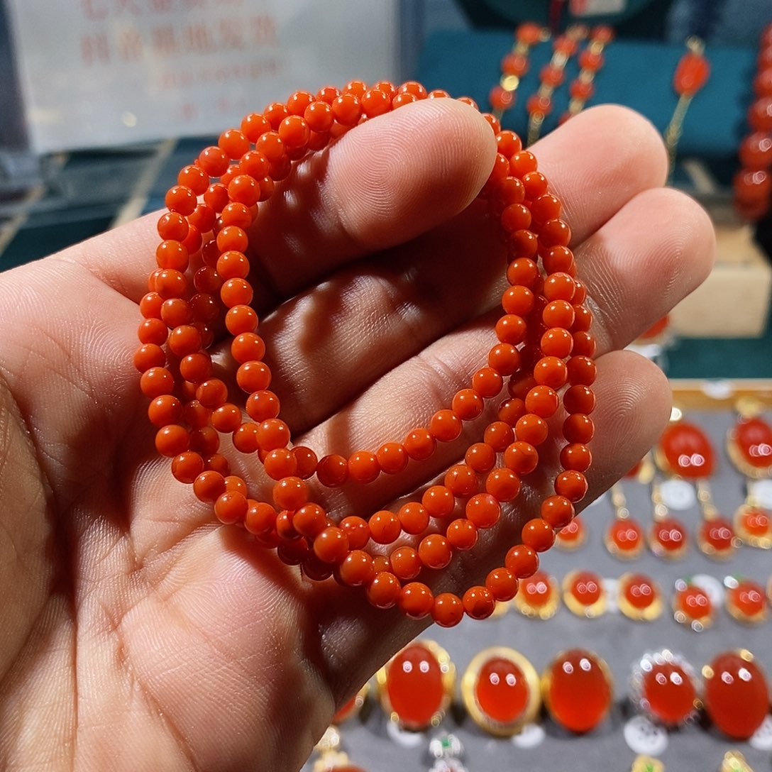 南红玛瑙颈饰未镶嵌