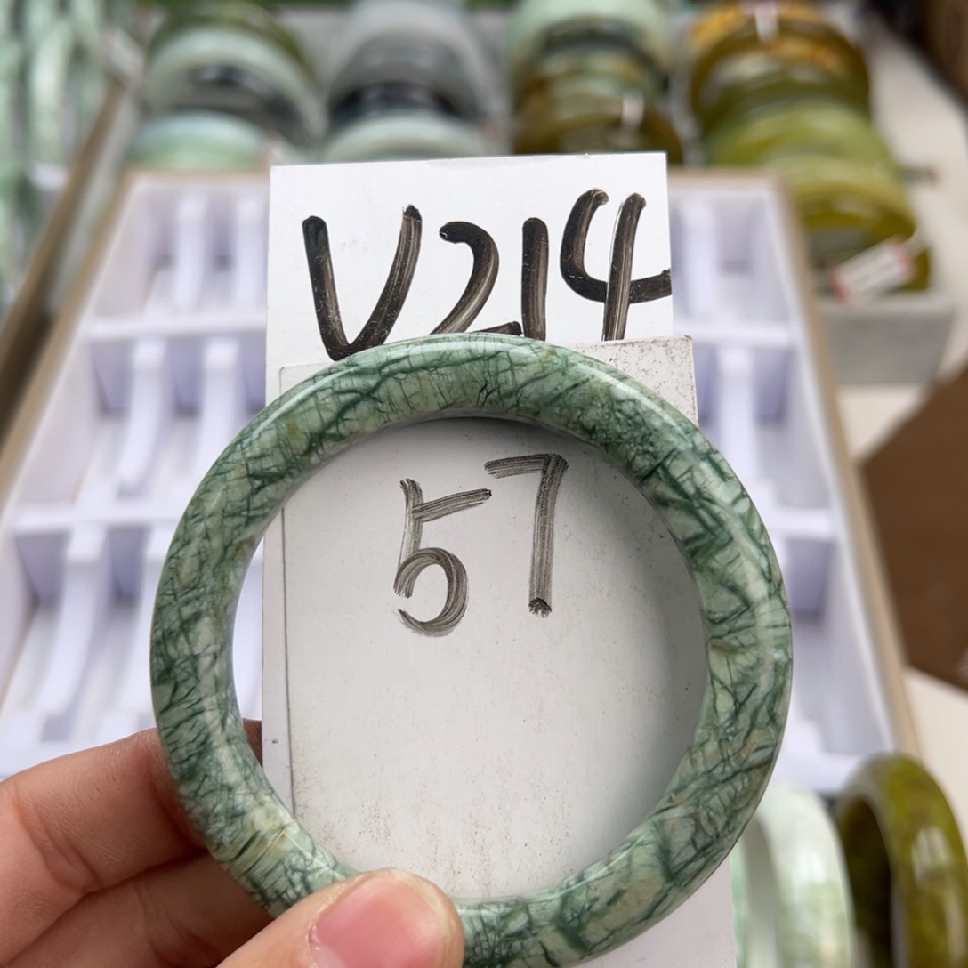 岫玉手镯未镶嵌天然岫玉微瑕