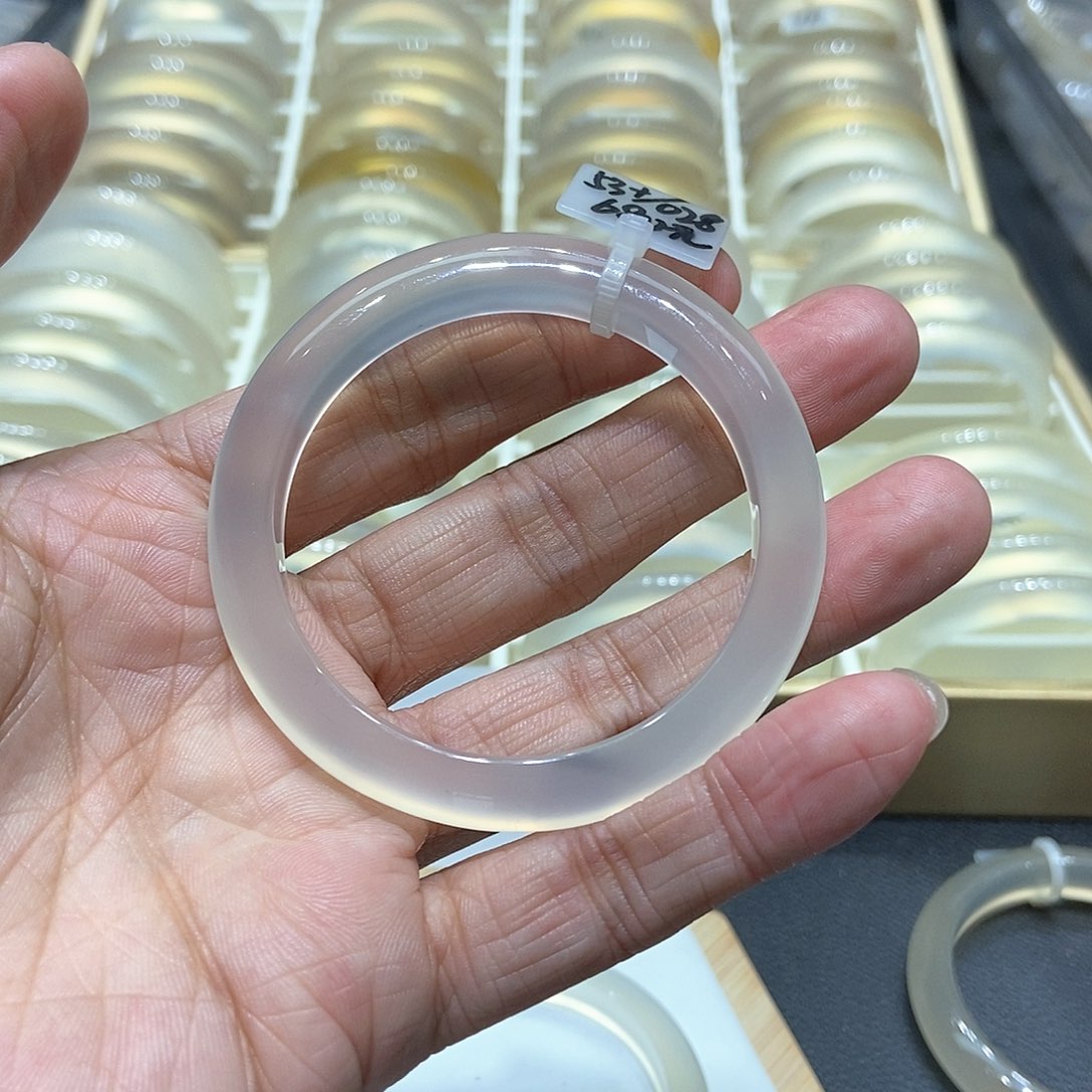 玛瑙/玉髓手镯未镶嵌?****?001