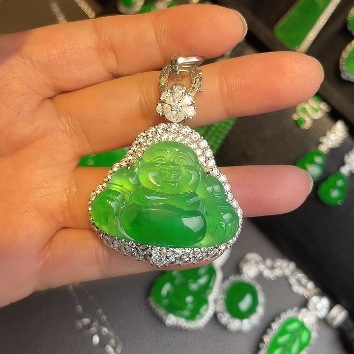 翡翠挂件18K金镶嵌佛公