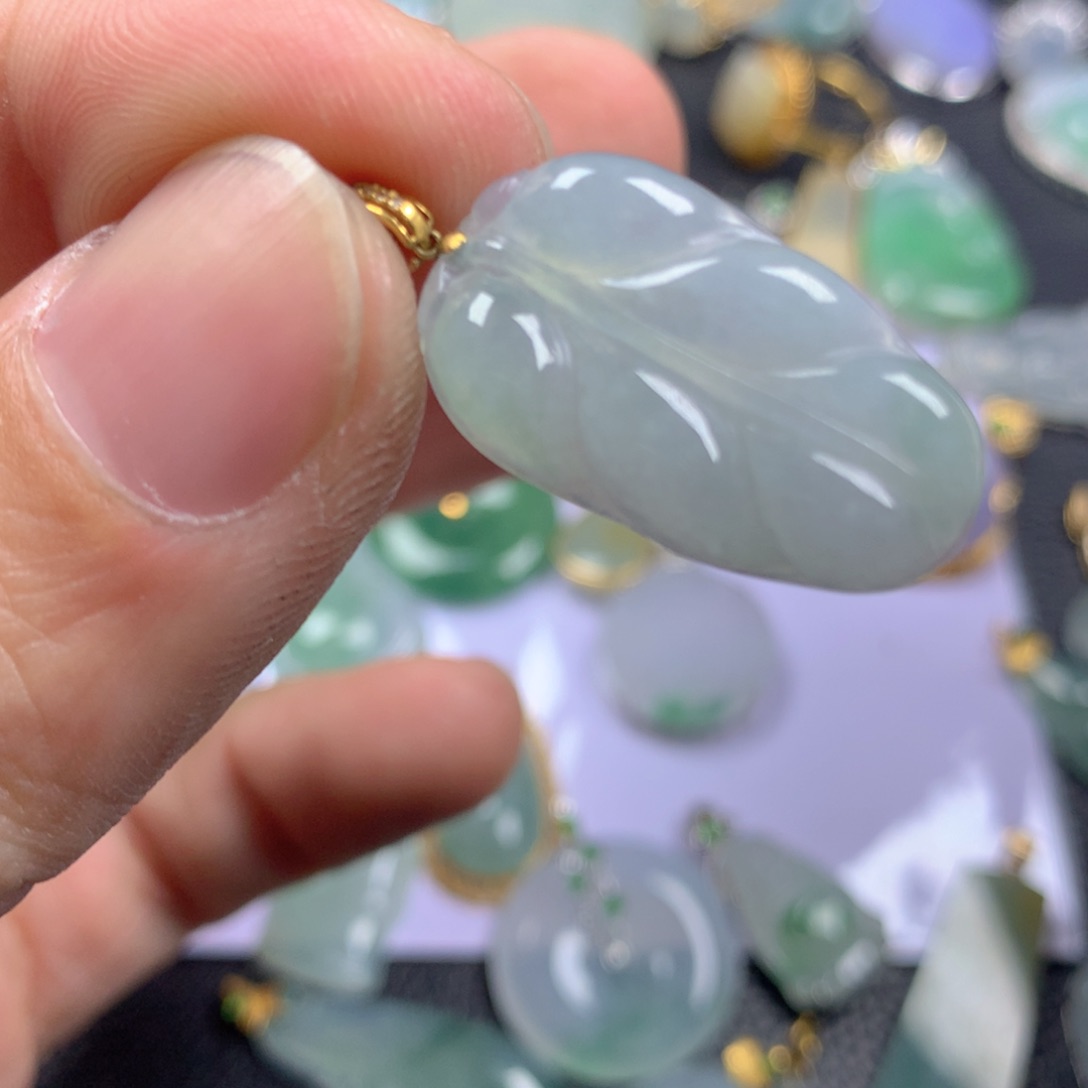 【闪购商品】翡翠颈饰18K金镶嵌翡翠