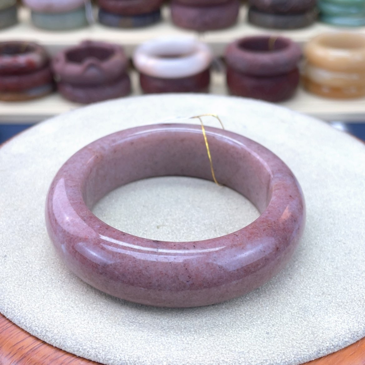 【闪购商品】石英质玉手镯未镶嵌