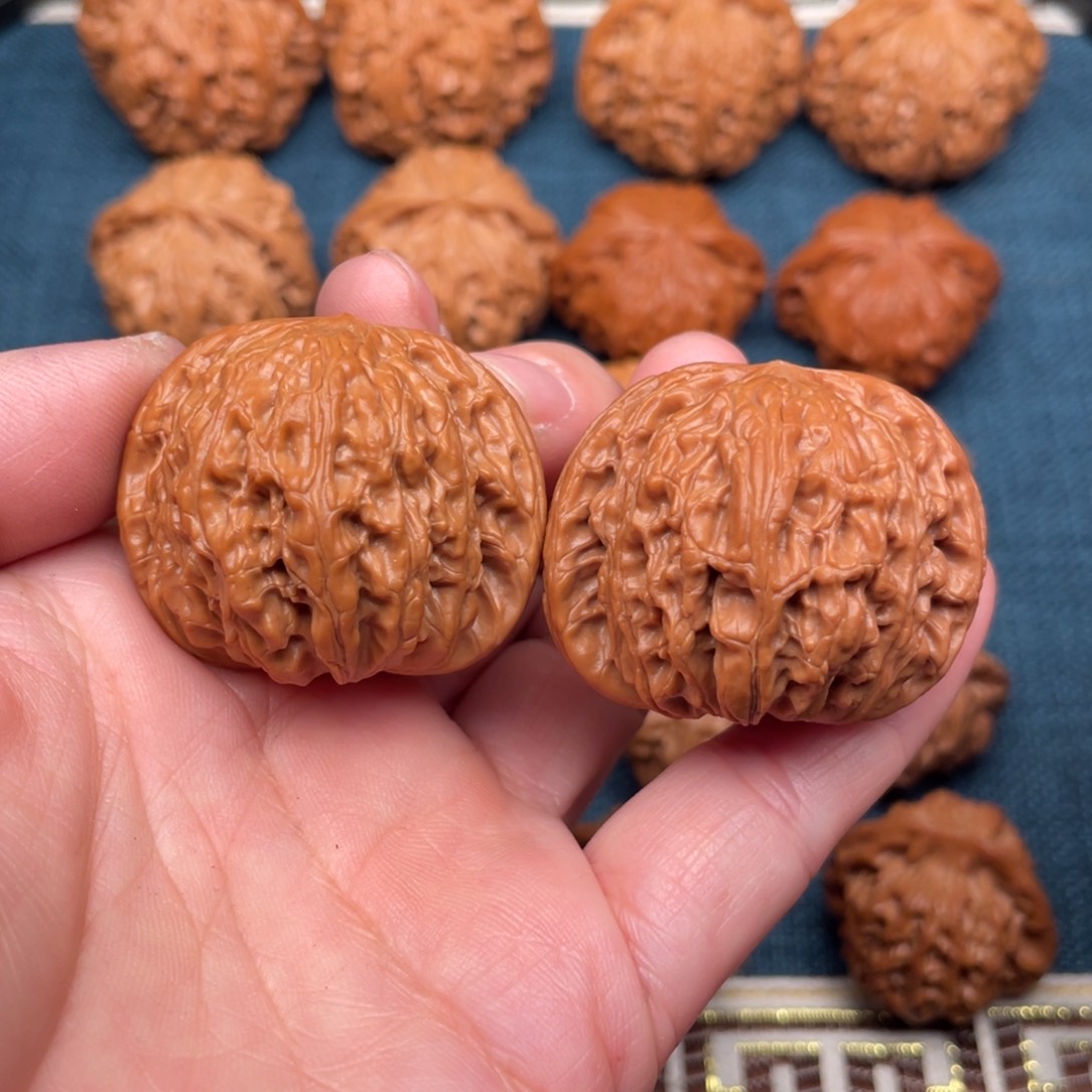 文玩核桃把件39红皮老树山地磨