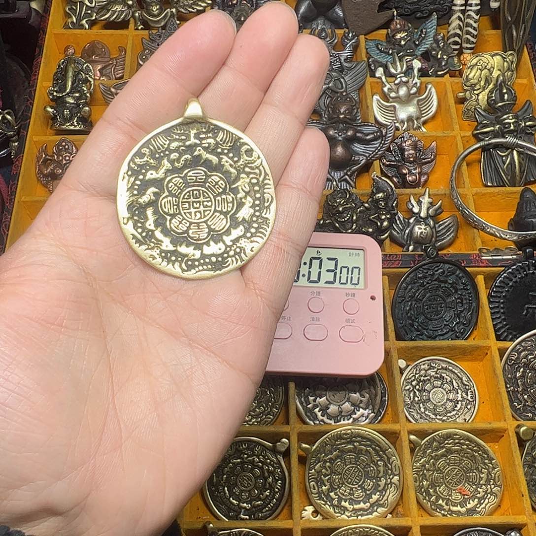 扎***岛合金类啊哈哈真的好喜欢这个风格