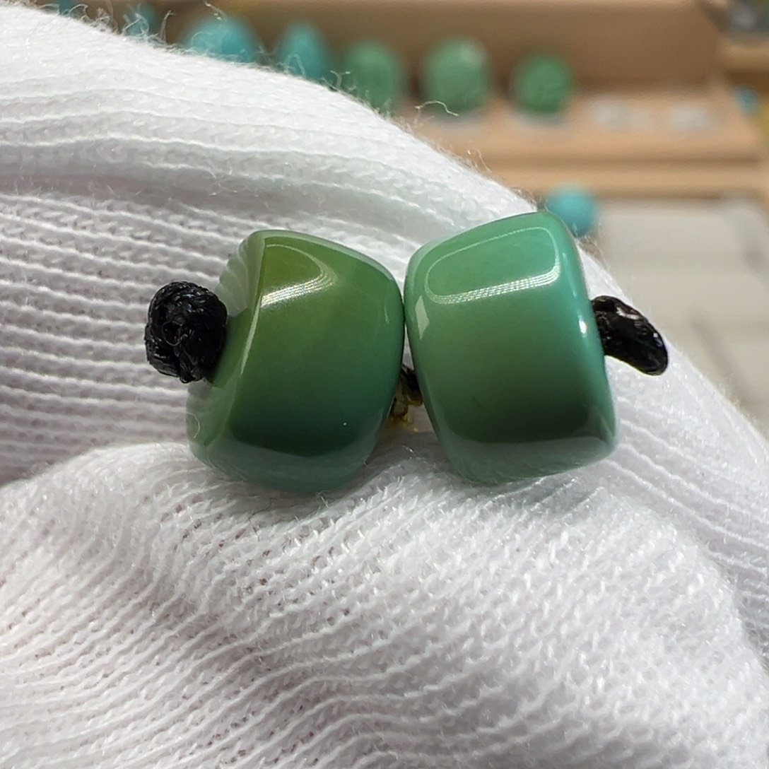 绿松石配饰未镶嵌