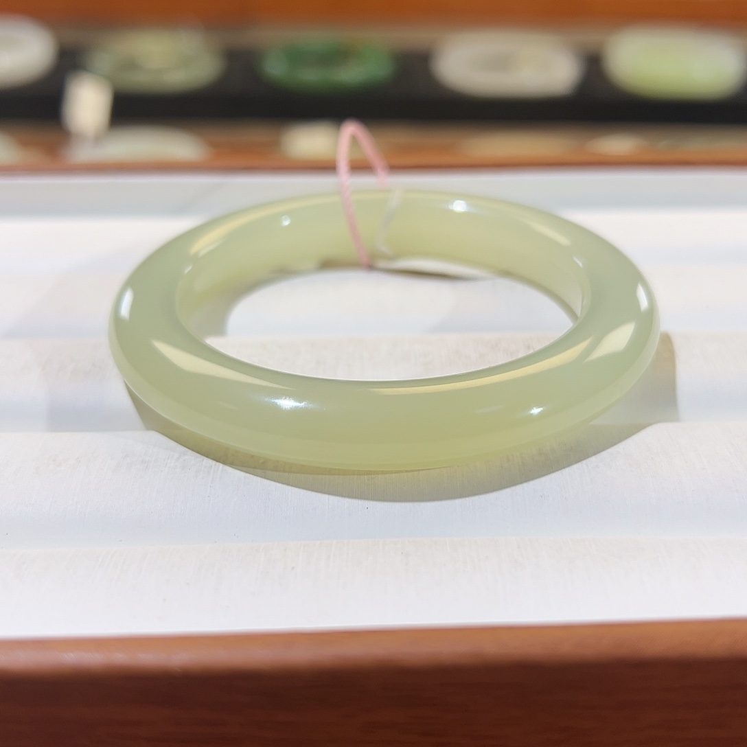 和田玉手镯未镶嵌N****i