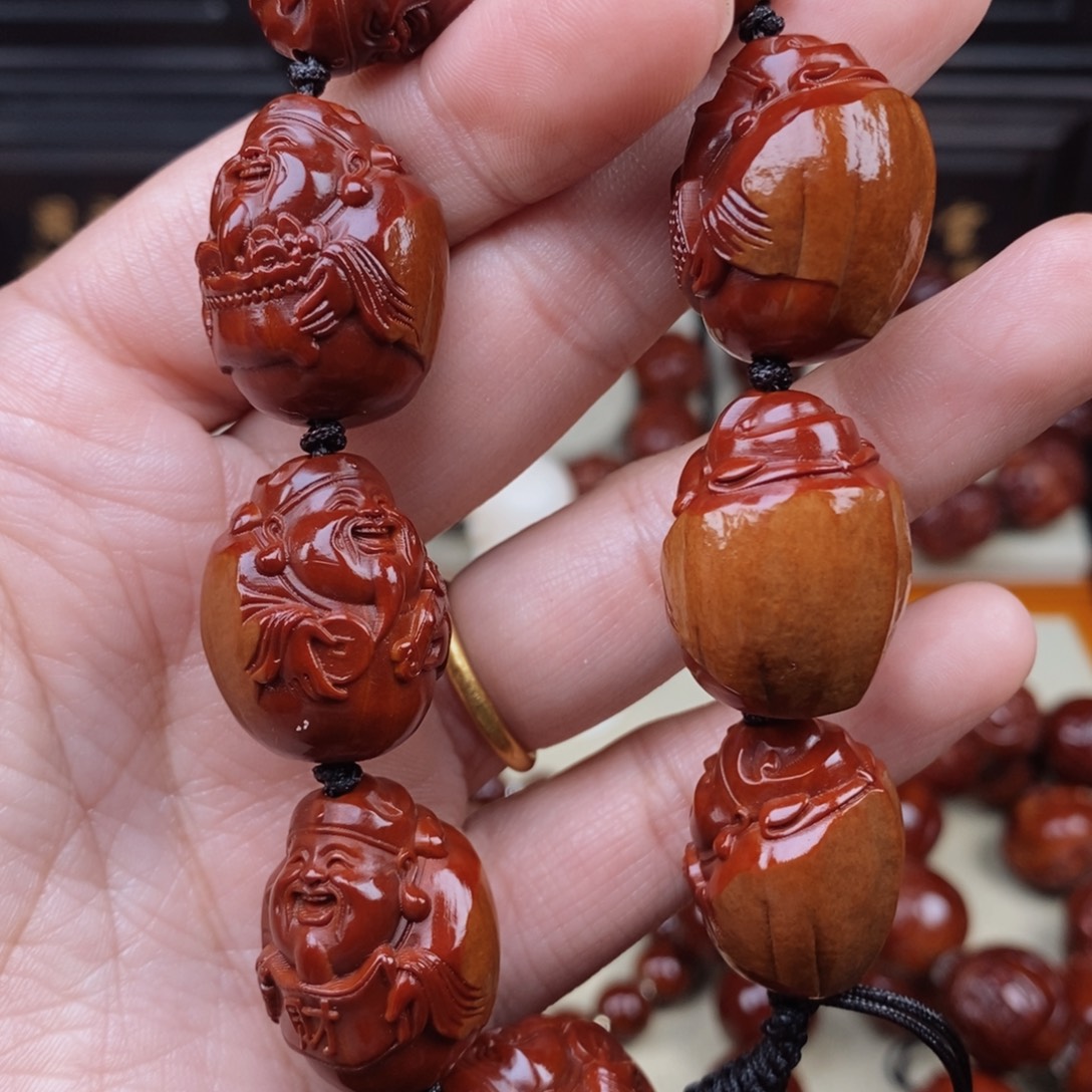 用***9吊坠橄榄核八宝财神