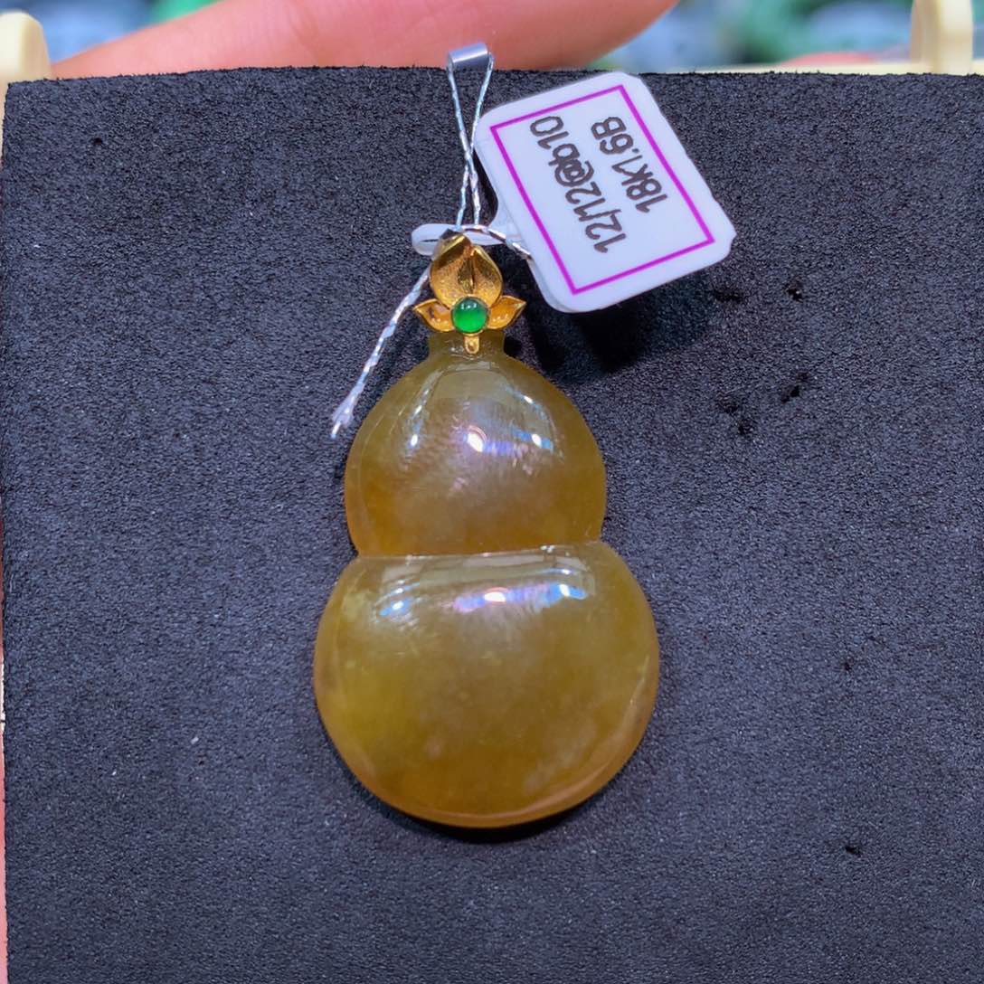 翡翠18K金镶嵌颈饰翡翠