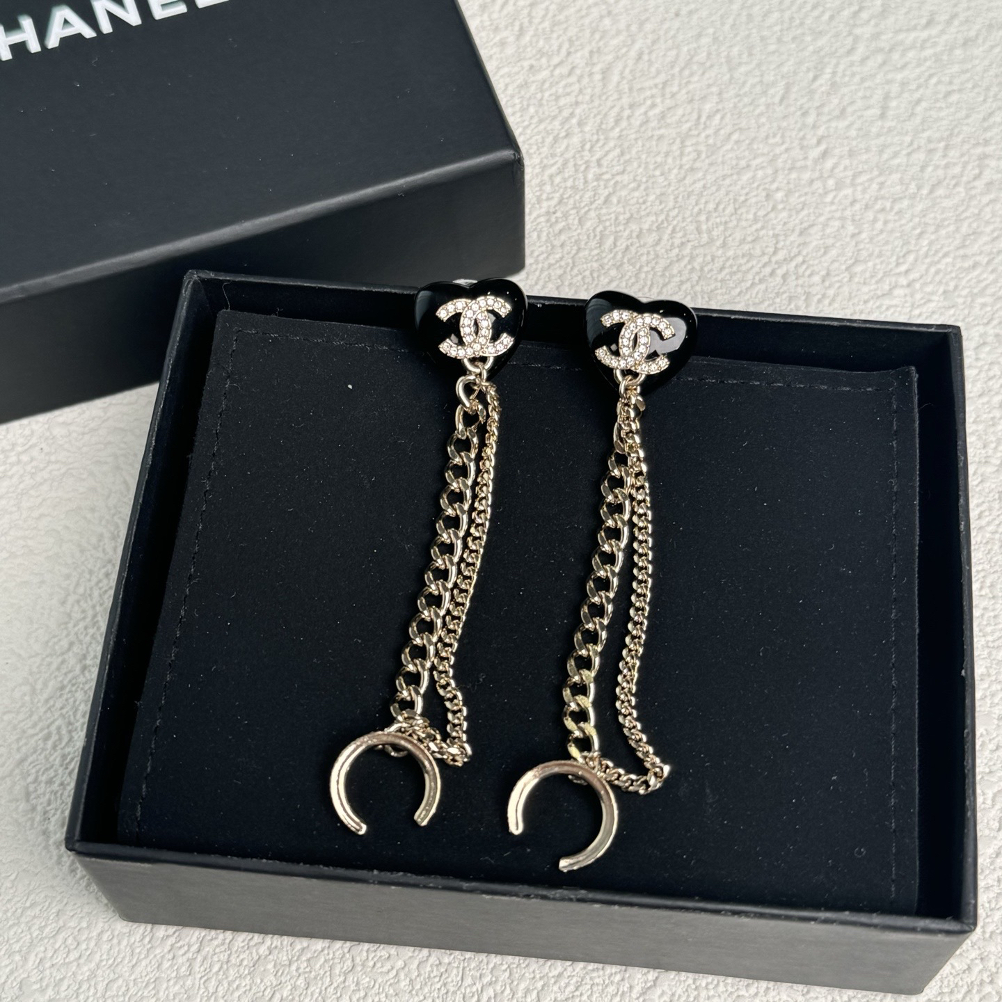 95新 Chanel/香奈儿 泡泡中古Chanel黑色亚克力爱心耳钉