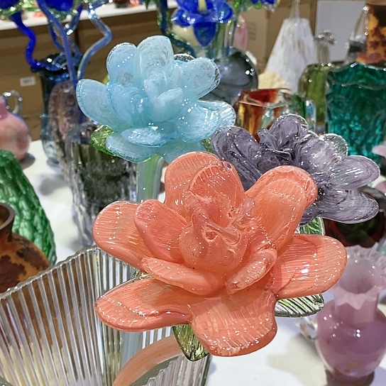 琉璃花瓶高45厘米宽9厘米