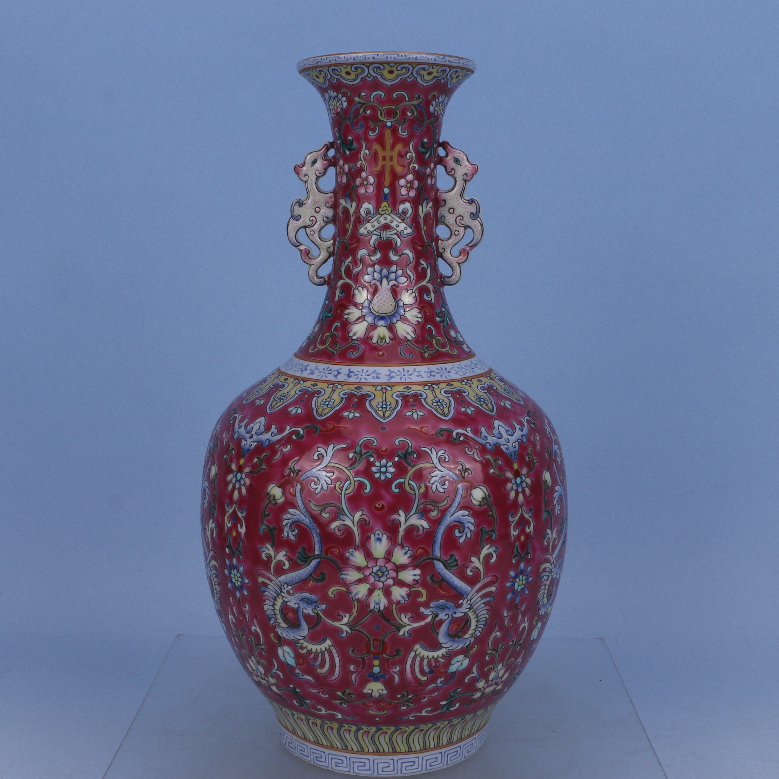 Lot358  清乾隆   粉彩龙纹双耳官窑瓶