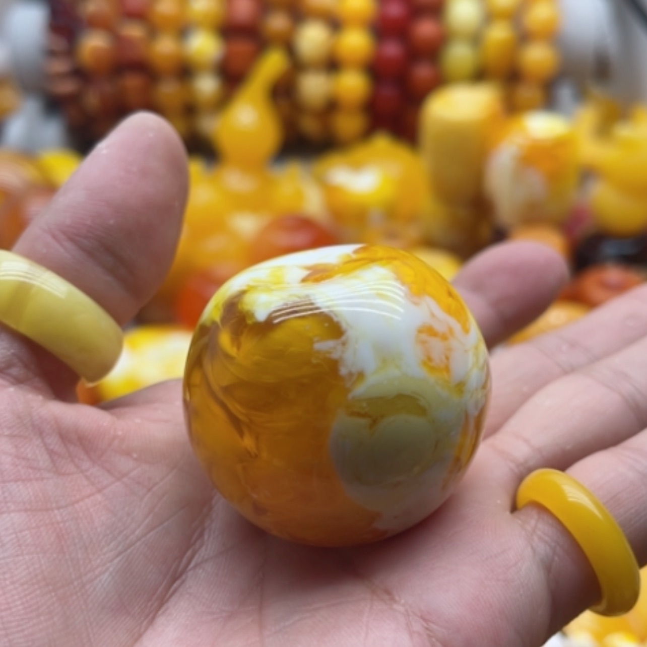 【闪购商品】树脂制品C*B吊坠毛衣链子