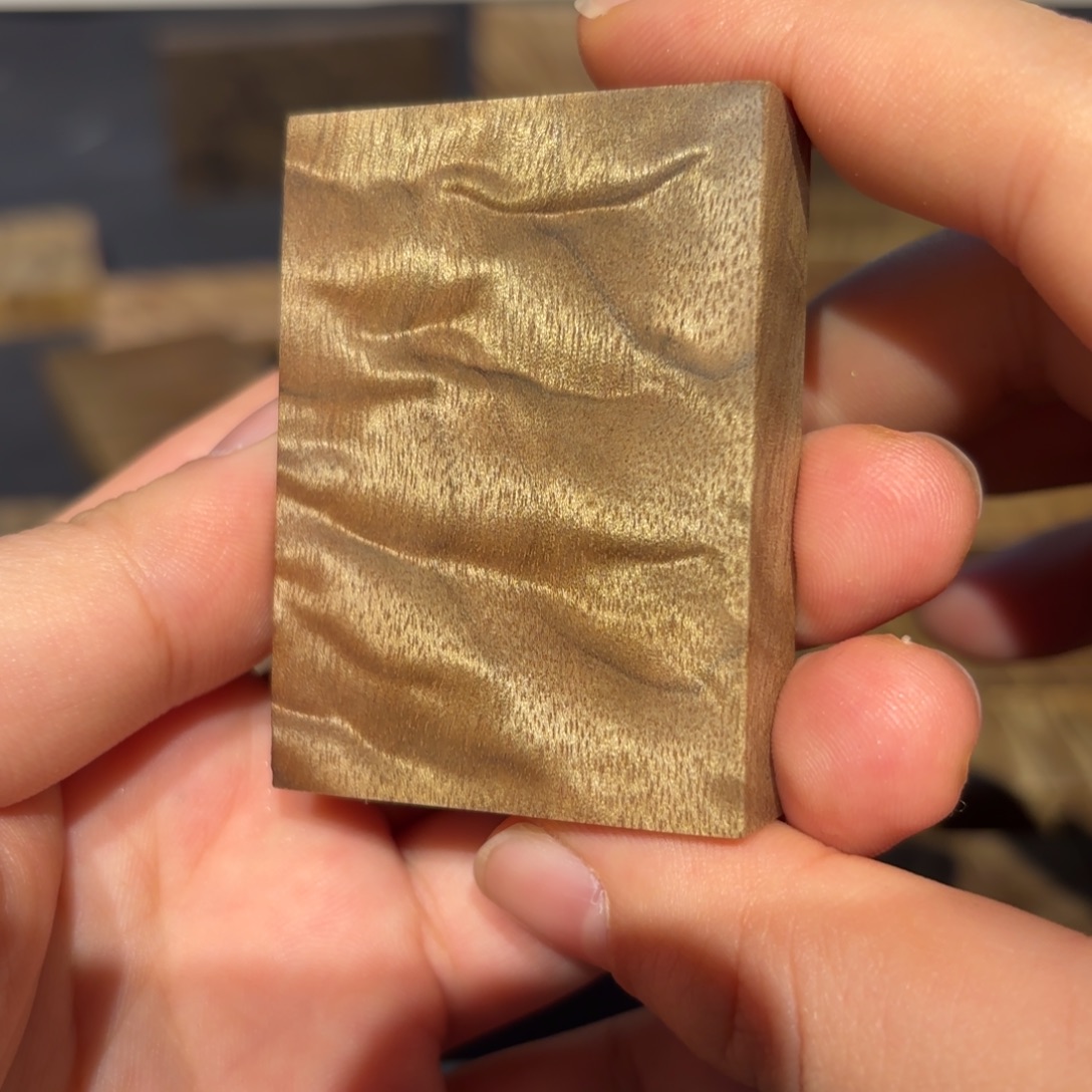 东***燃金丝楠木无事牌材料