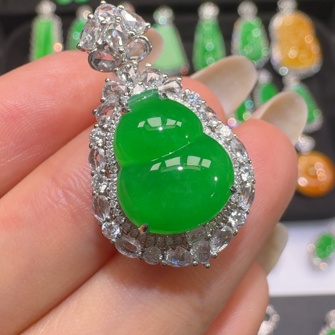 昭***乐翡翠18K金镶嵌颈饰收到货48小时鉴赏期分单