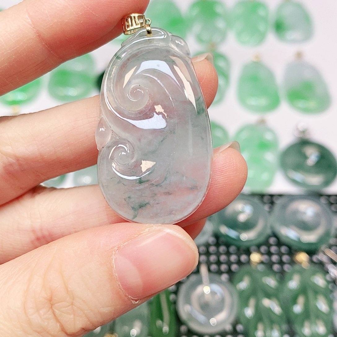 翡翠吊坠(不含链)18K金镶嵌