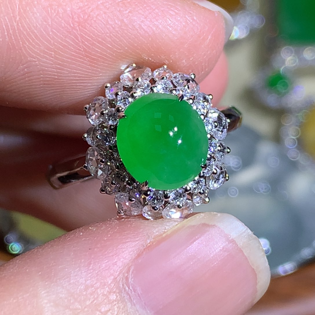 翡翠戒指18K金镶嵌戒指