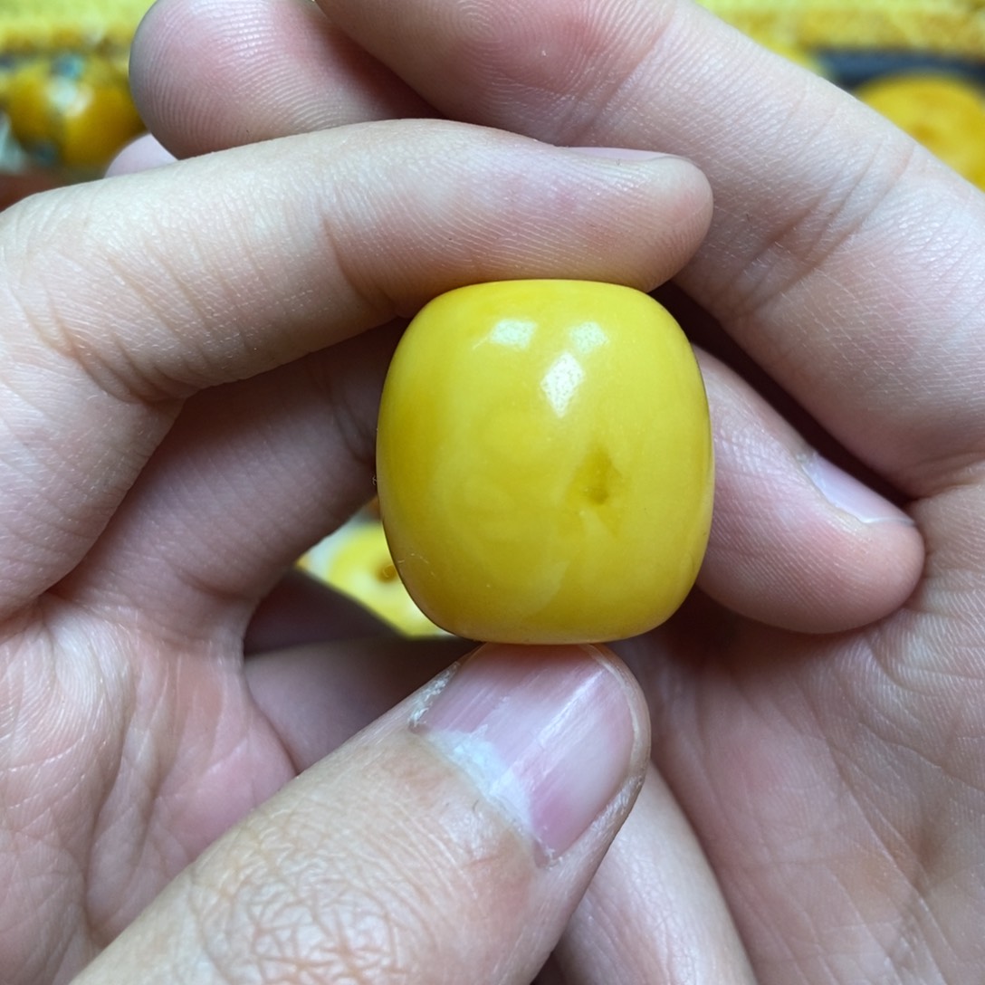 未镶嵌琥珀珠宝奇石