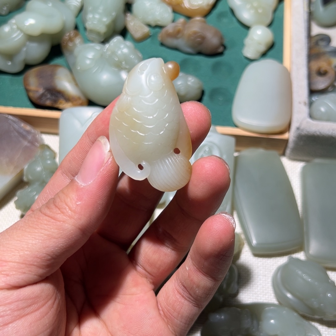 颈饰未镶嵌和田玉瑞*