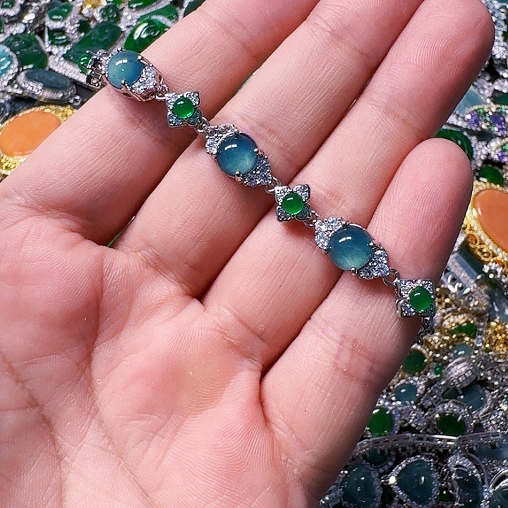 翡翠颈饰未镶嵌天然Ａ货翡翠放漏