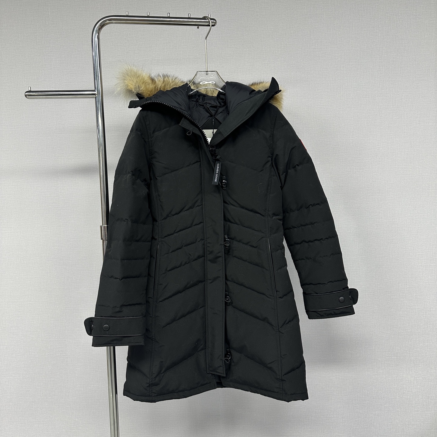 未使用 CANADA GOOSE 黑色女士时尚冬季短款中长款羽绒服149407