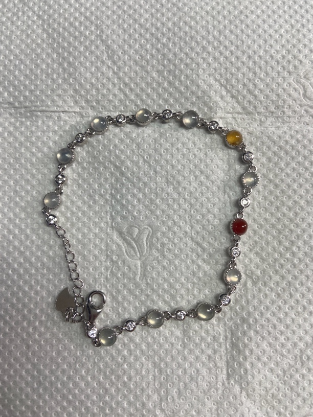 玉如军意翡翠珠宝