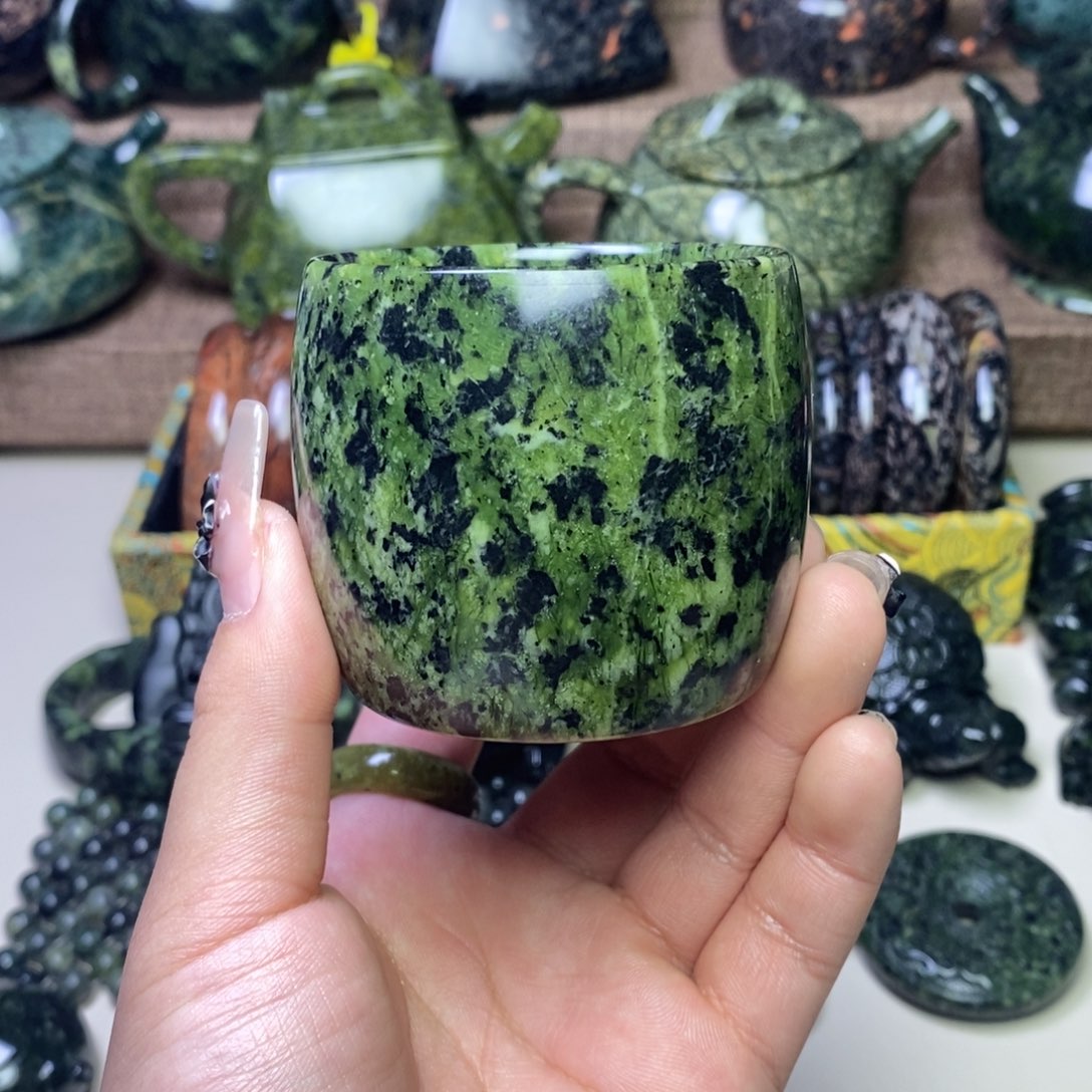 蛇纹石玉手链未镶嵌弓****）