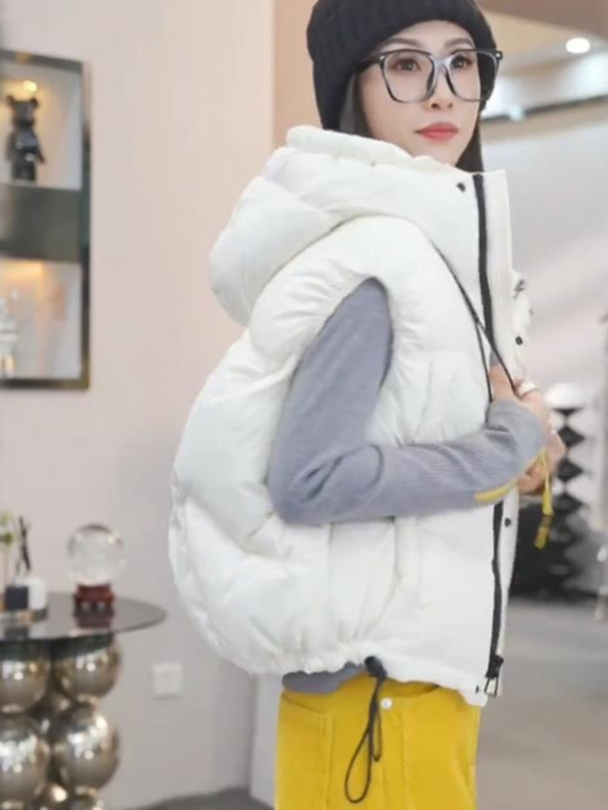 欧货连帽羽绒马夹女外穿加厚2025秋冬新款小个子坎肩背心外套潮