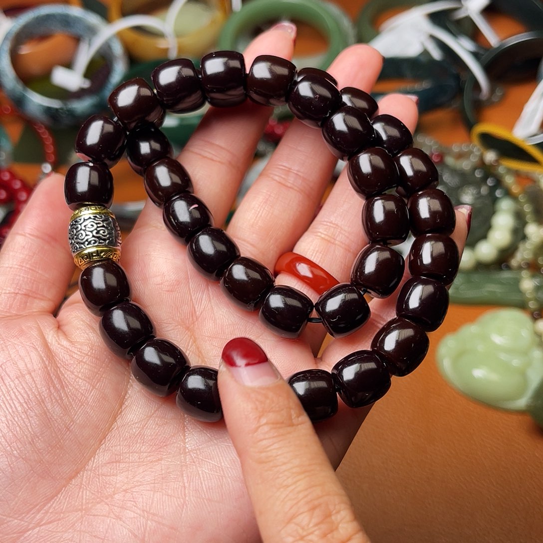 聪***蛇纹石玉未镶嵌颈饰