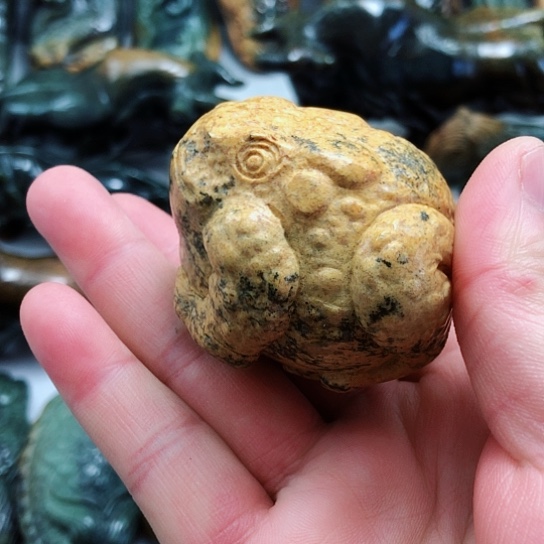 岫岩河磨玉（透闪石质玉）把件未镶嵌