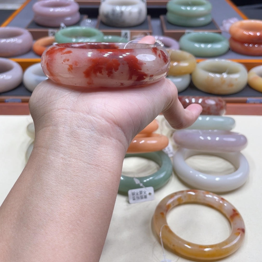 石英质玉手镯未镶嵌达***歪