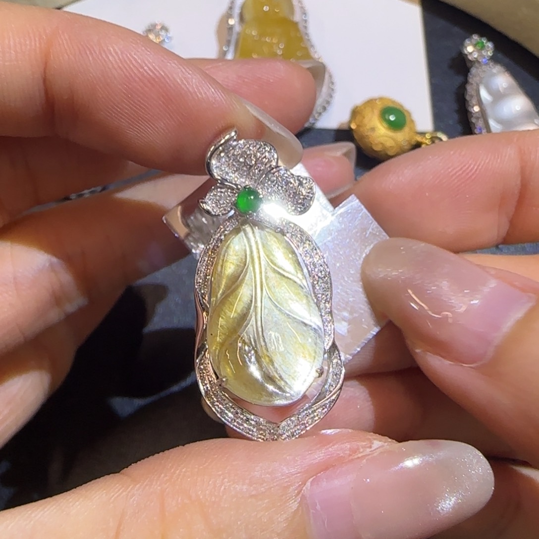 翡翠18K金镶嵌颈饰精品