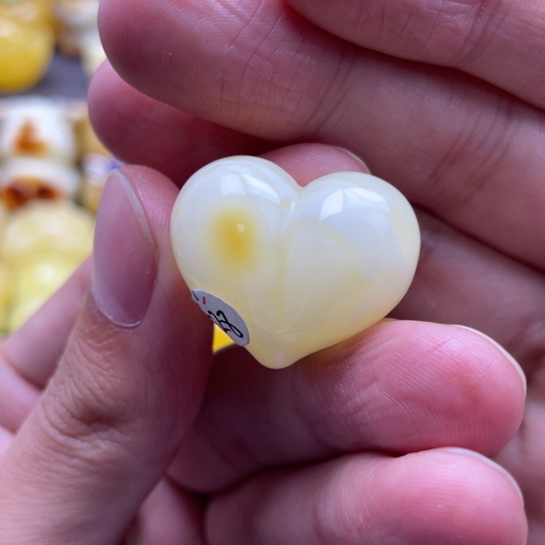 吖***木琥珀未镶嵌裸石蜜蜡