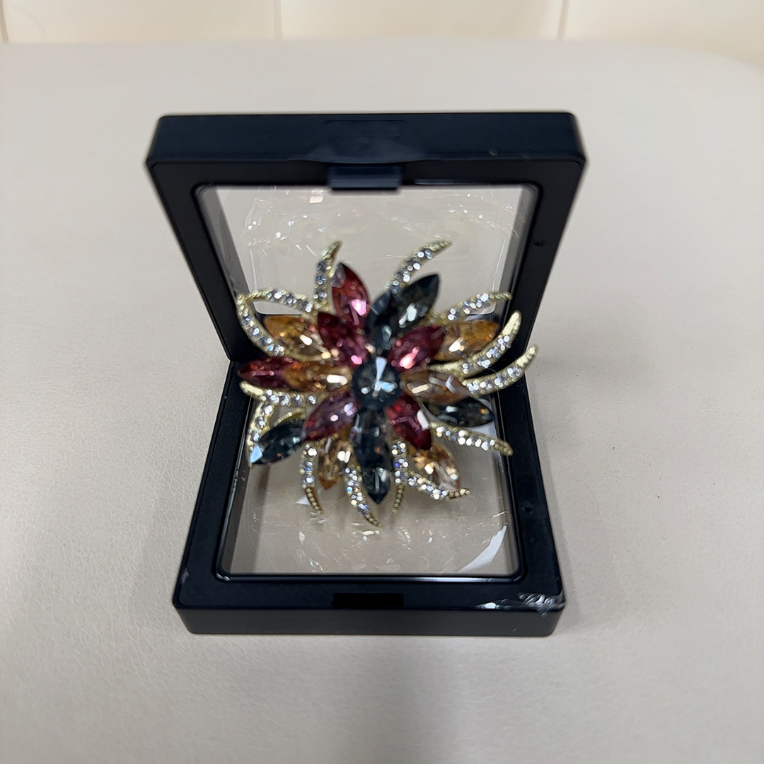 合金仿水晶胸针 牟之恋 时尚饰品  太阳花牟之恋满钻胸针胸花 002