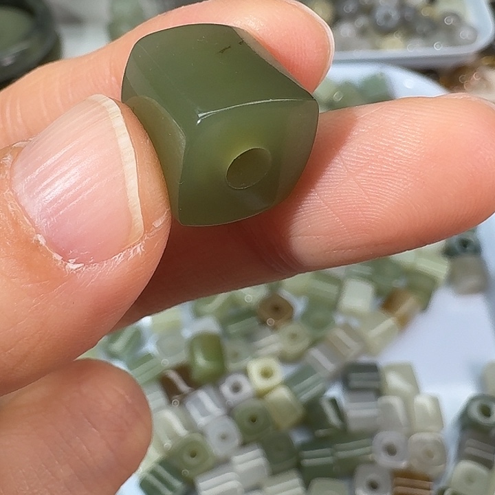 和田玉未镶嵌颈饰126