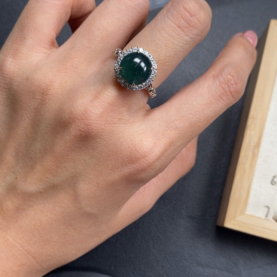 翡翠颈饰未镶嵌翡翠