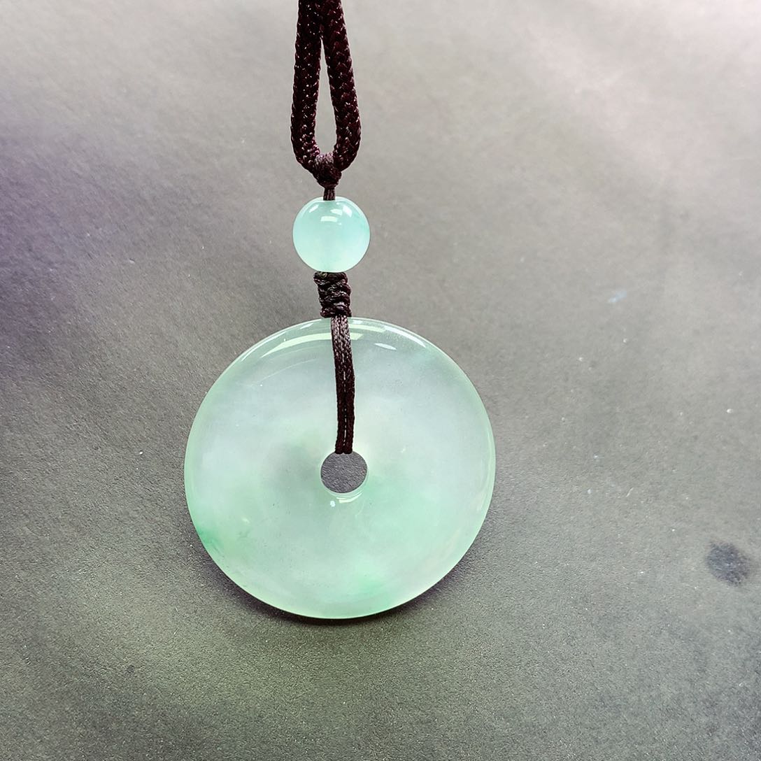 石英质玉未镶嵌颈饰